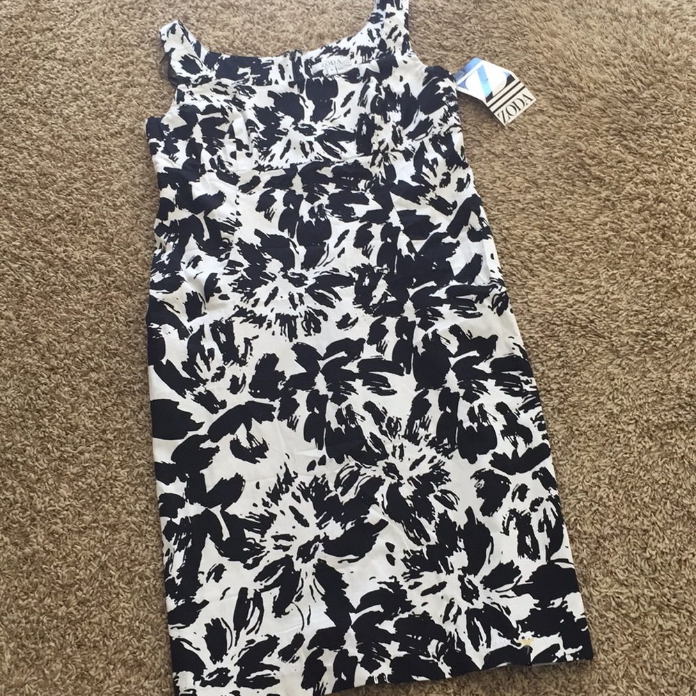 😎NWT A-line Floral Dress- 8💁🏻‍♀️